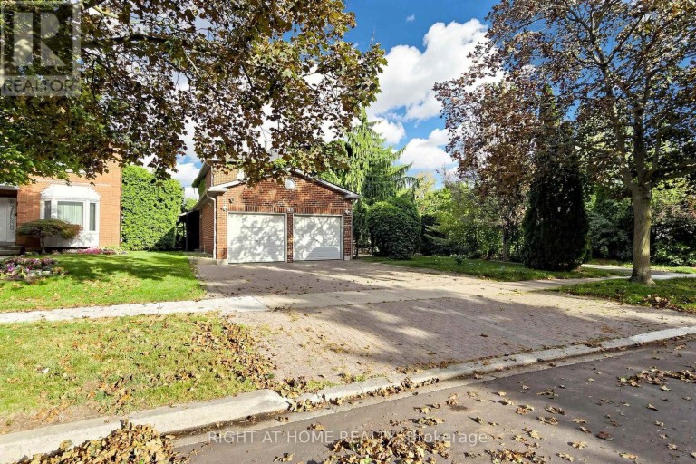 43 TOPHAM CRESCENT, Richmond Hill (Westbrook), Ontario, L4C9H1