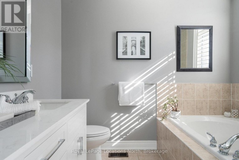 35 SIDE LAUNCH WAY, Collingwood, Ontario, L9Y0J9