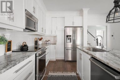 35 SIDE LAUNCH WAY Collingwood Ontario photo 8