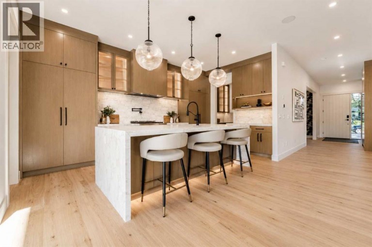 825 21 Avenue NW, Calgary, Alberta, T2M1K5