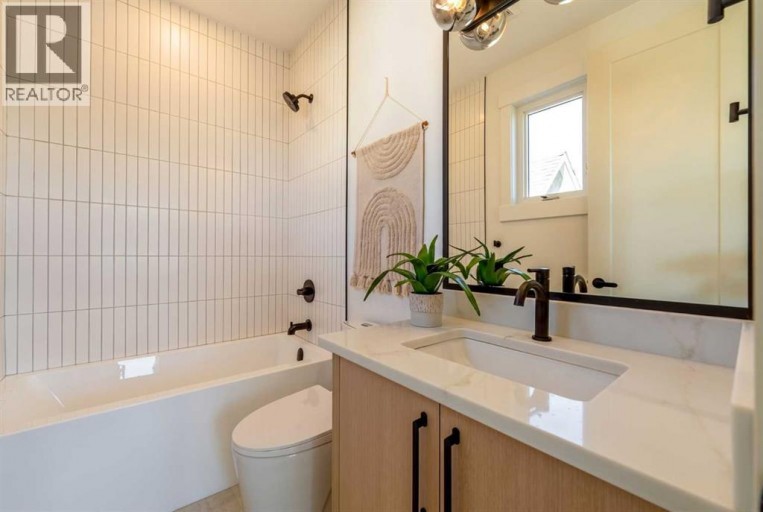 825 21 Avenue NW, Calgary, Alberta, T2M1K5