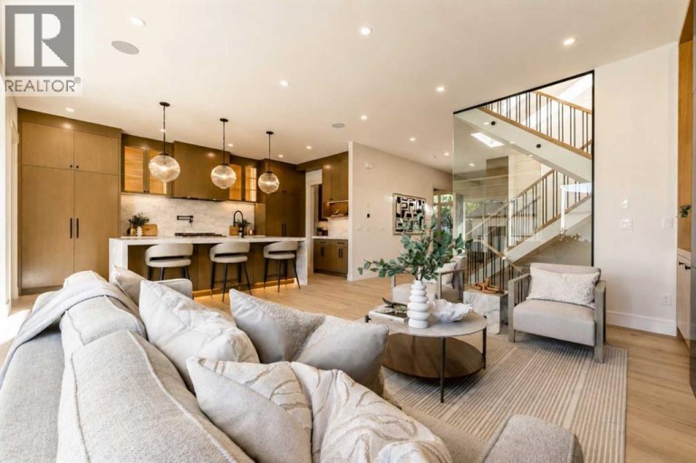 825 21 Avenue NW, Calgary, Alberta, T2M1K5