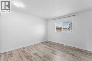 4666 marbank Drive Calgary Alberta photo 11