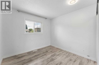 4666 marbank Drive Calgary Alberta photo 13