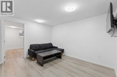 4666 marbank Drive Calgary Alberta photo 14