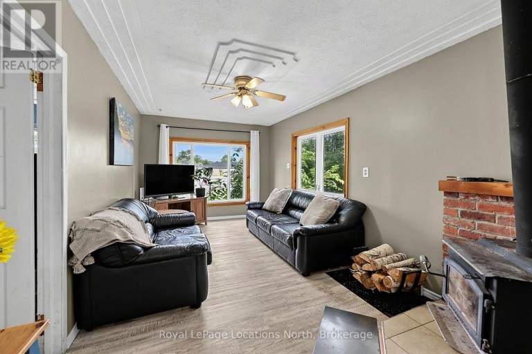 9031 BEACHWOOD ROAD, Wasaga Beach, Ontario, L9Z2X9