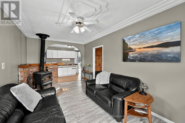 9031 BEACHWOOD ROAD, Wasaga Beach, Ontario, L9Z2X9