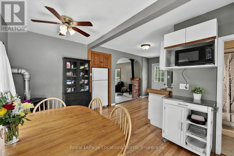 9031 BEACHWOOD ROAD, Wasaga Beach, Ontario, L9Z2X9