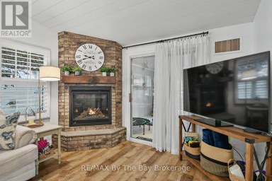 54 THE BOARD WALK Wasaga Beach Ontario photo 5
