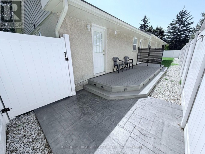 10 DRAPER DRIVE, St. Catharines (Vine/Linwell), Ontario, L2N2Y5