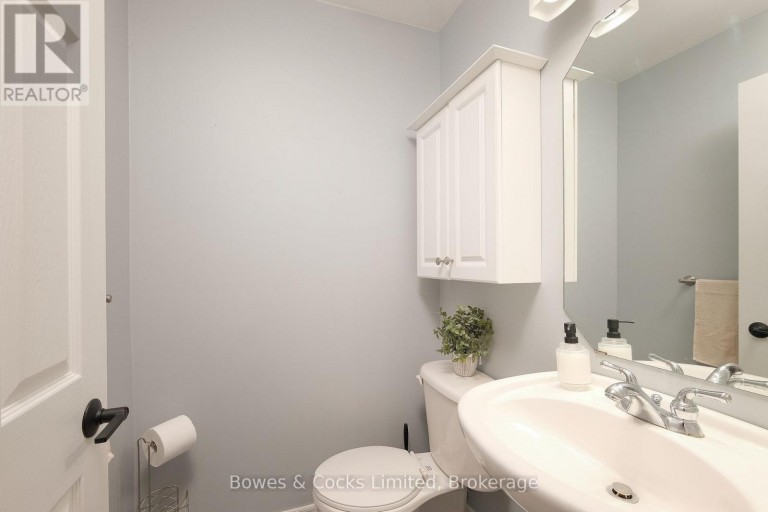407 SPILLSBURY DRIVE, Peterborough (Monaghan Ward 2), Ontario, K9K2N6