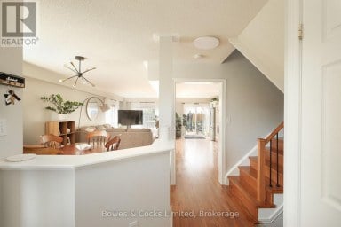 407 SPILLSBURY DRIVE Peterborough (Monaghan Ward 2) Ontario photo 4
