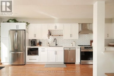 407 SPILLSBURY DRIVE Peterborough (Monaghan Ward 2) Ontario photo 9