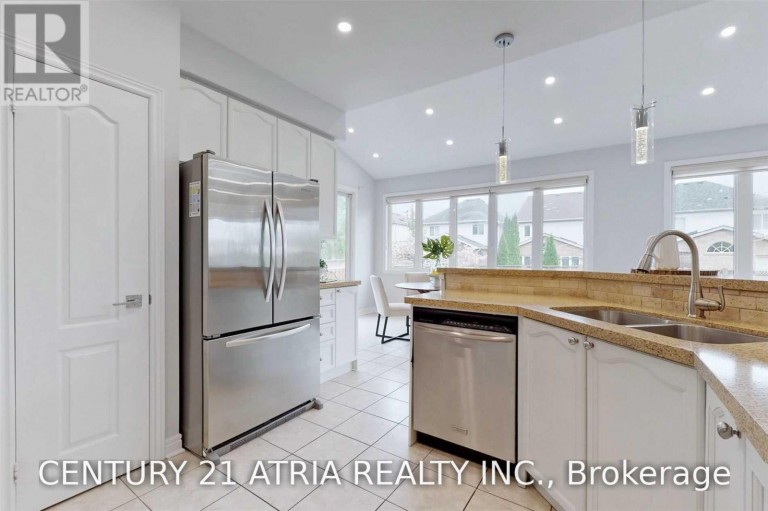 75 MEDLAND AVENUE, Whitby (Williamsburg), Ontario, L1P1S7