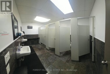 10087 YONGE STREET Richmond Hill (Crosby) Ontario photo 11