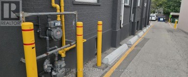 10087 YONGE STREET Richmond Hill (Crosby) Ontario photo 14