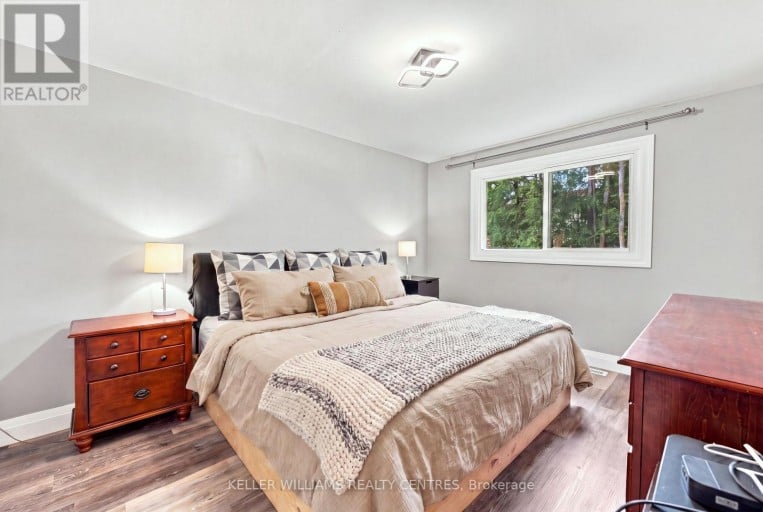 36 CHAUCER CRESCENT, Barrie (Letitia Heights), Ontario, L4N4T7