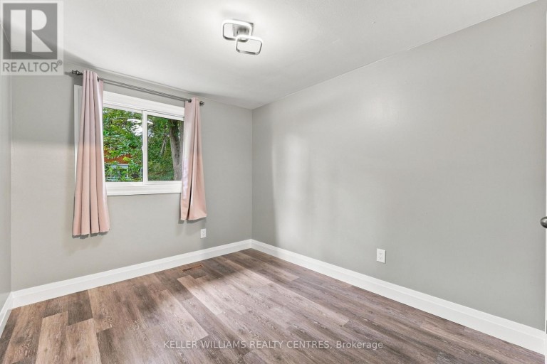36 CHAUCER CRESCENT, Barrie (Letitia Heights), Ontario, L4N4T7