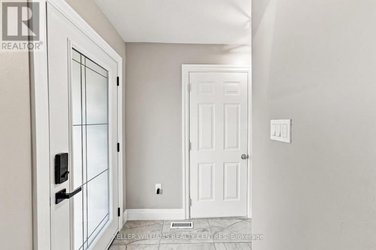 36 CHAUCER CRESCENT, Barrie (Letitia Heights), Ontario, L4N4T7