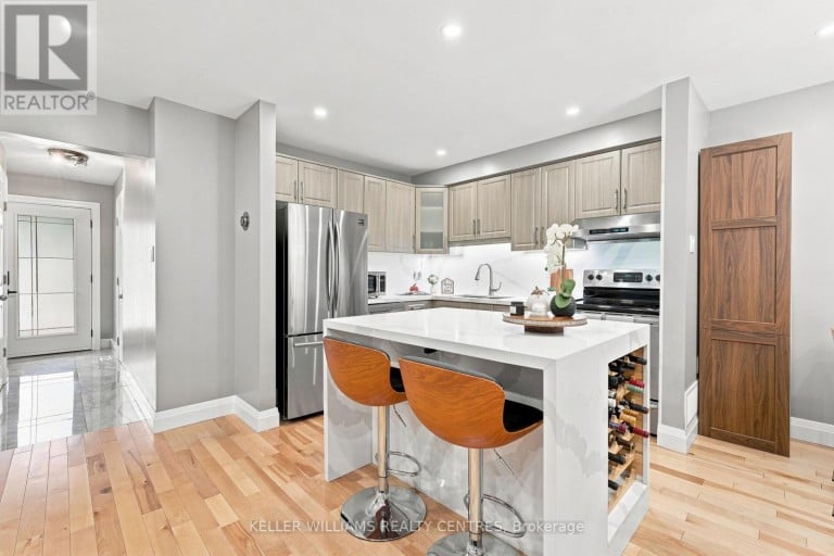 36 CHAUCER CRESCENT, Barrie (Letitia Heights), Ontario, L4N4T7