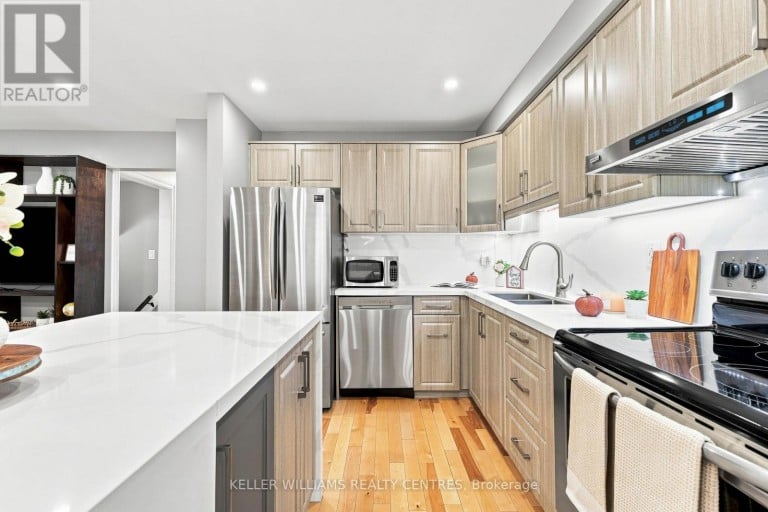 36 CHAUCER CRESCENT, Barrie (Letitia Heights), Ontario, L4N4T7
