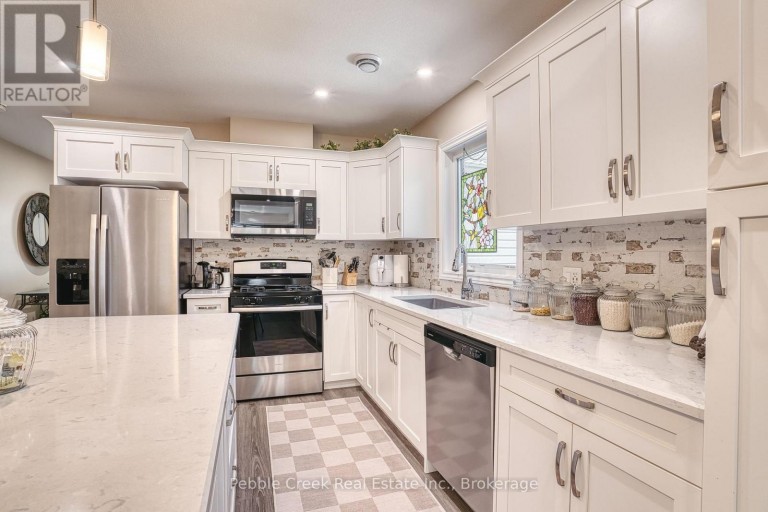 252 LAKE BREEZE DRIVE, Ashfield-Colborne-Wawanosh (Colborne), Ontario, N7A0B9