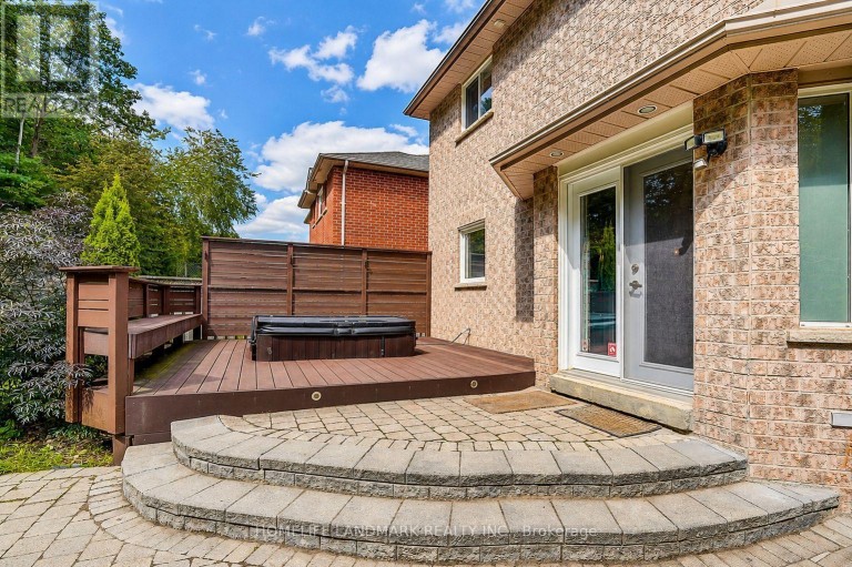 31 CRIMSON RIDGE ROAD, Barrie (Bayshore), Ontario, L4N9R8