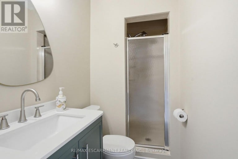 57 NEIL AVENUE, Hamilton (Stoney Creek), Ontario, L8G2N1