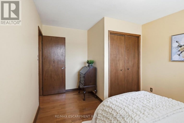 57 NEIL AVENUE, Hamilton (Stoney Creek), Ontario, L8G2N1