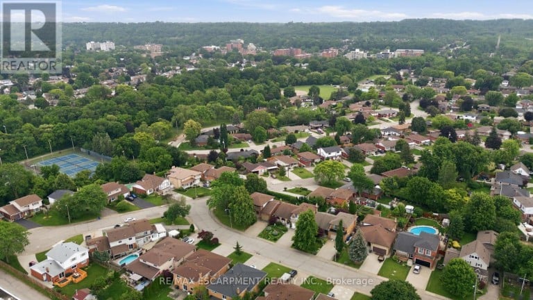 57 NEIL AVENUE, Hamilton (Stoney Creek), Ontario, L8G2N1