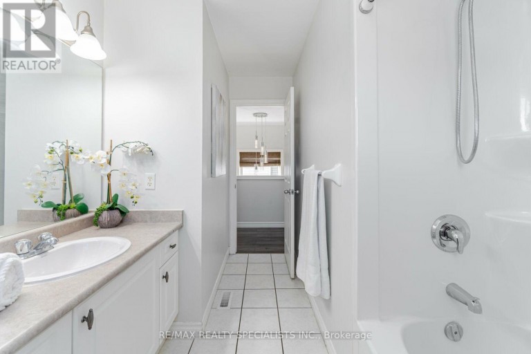 1435 MICKLEBOROUGH DRIVE, London North (North I), Ontario, N6G5R5