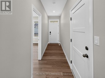 8 THOMAS COURT Central Elgin Ontario photo 4