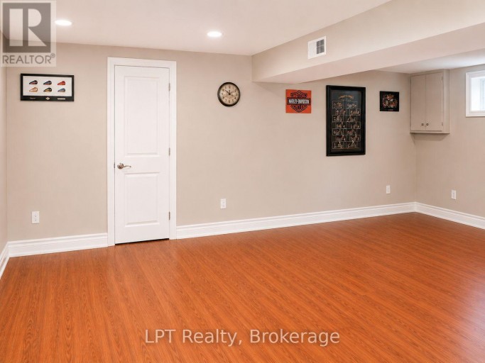 256 FAREWELL STREET, Oshawa (Donevan), Ontario, L1H6L9