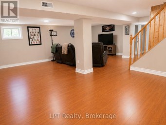256 FAREWELL STREET Oshawa (Donevan) Ontario photo 11