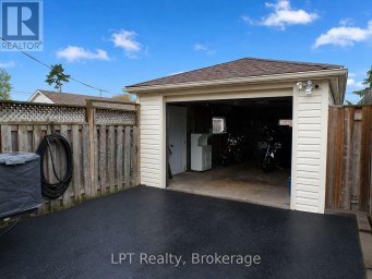 256 FAREWELL STREET Oshawa (Donevan) Ontario photo 14