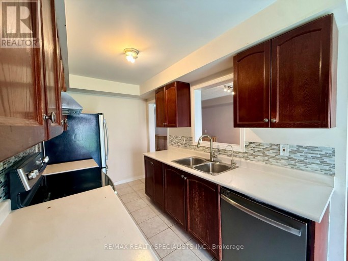 172 - 525 NOVO STAR DRIVE, Mississauga (Meadowvale Village), Ontario, L5W1X8