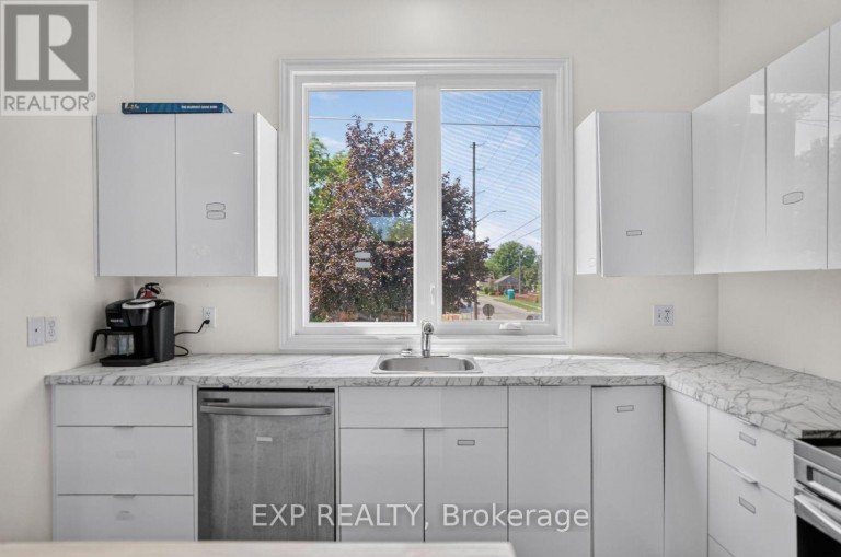140 BOULLEE STREET, London East (East C), Ontario, N5Y1T7