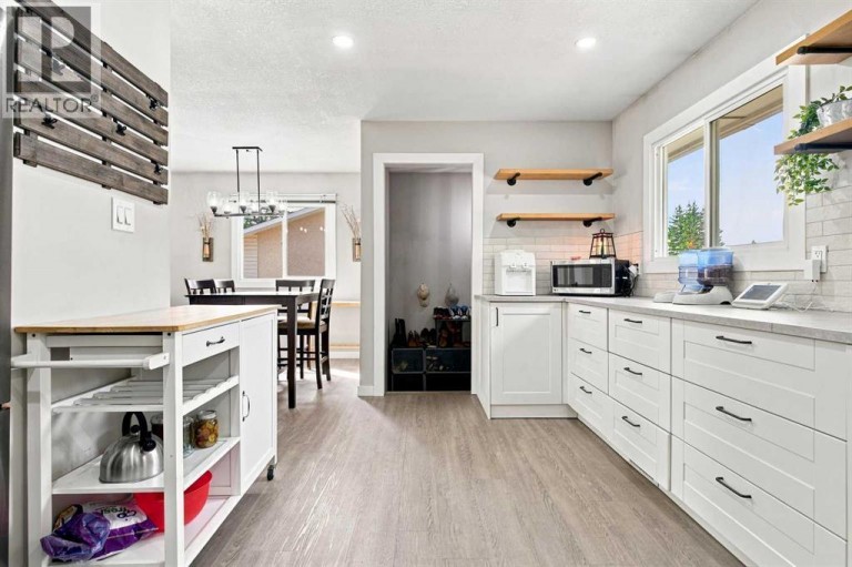 9822 80 Avenue, Grande Prairie, Alberta, T8V3S5