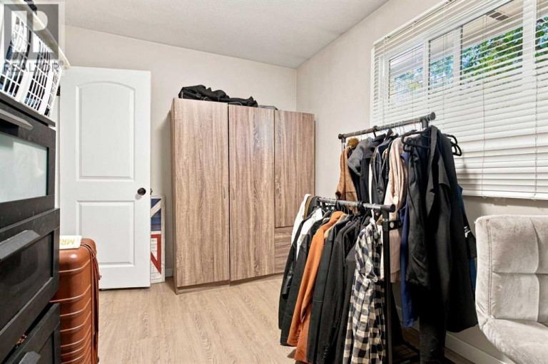 9822 80 Avenue, Grande Prairie, Alberta, T8V3S5