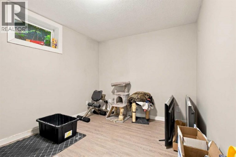 9822 80 Avenue, Grande Prairie, Alberta, T8V3S5