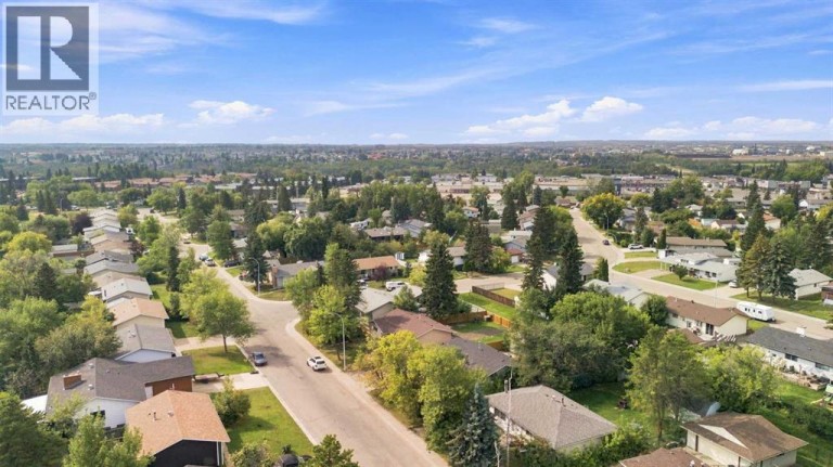 9822 80 Avenue, Grande Prairie, Alberta, T8V3S5