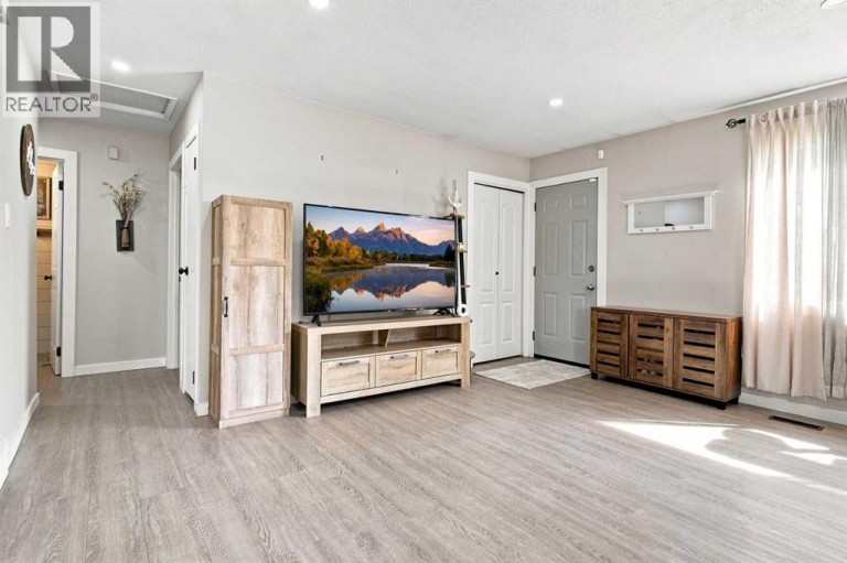 9822 80 Avenue, Grande Prairie, Alberta, T8V3S5