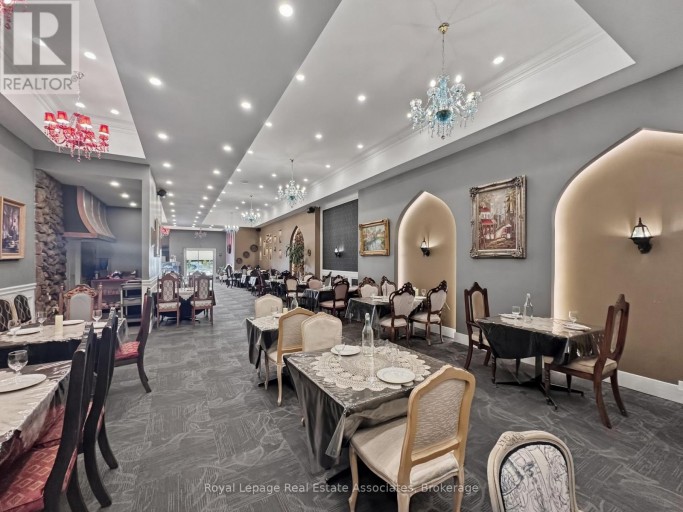 1850 DUNDAS STREET, Mississauga (Dixie), Ontario, L4X1L9