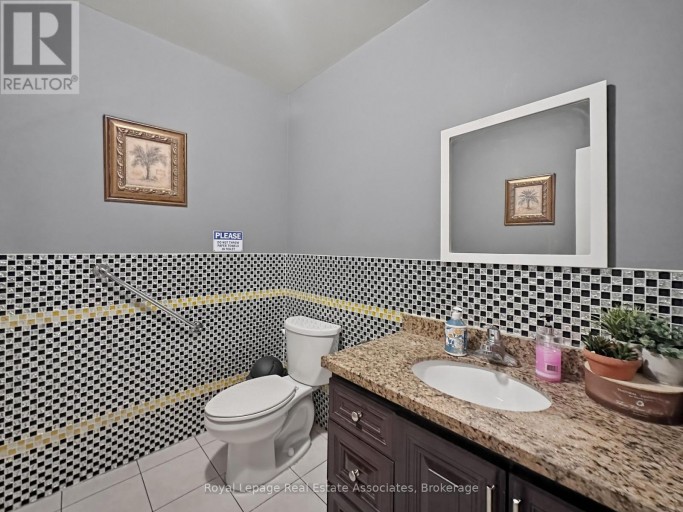 1850 DUNDAS STREET, Mississauga (Dixie), Ontario, L4X1L9