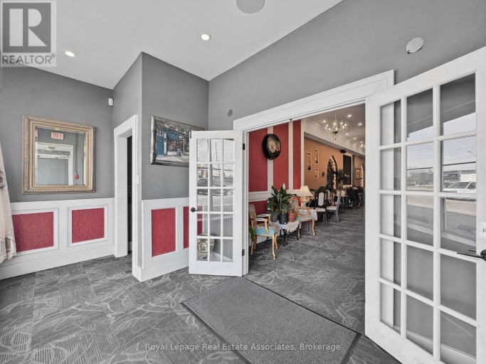 1850 DUNDAS STREET, Mississauga (Dixie), Ontario, L4X1L9