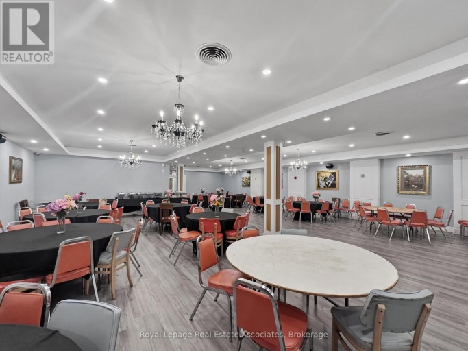 1850 DUNDAS STREET, Mississauga (Dixie), Ontario, L4X1L9