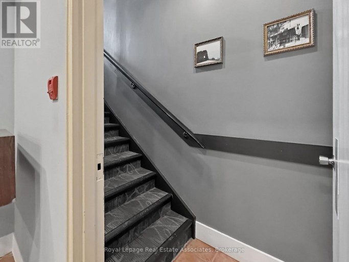 1850 DUNDAS STREET, Mississauga (Dixie), Ontario, L4X1L9