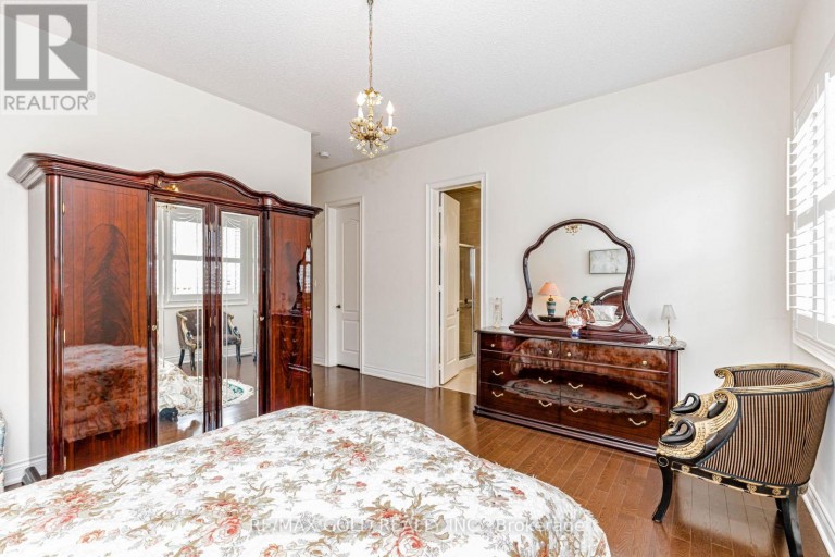 10 FALKLAND ROAD, Brampton (Toronto Gore Rural Estate), Ontario, L6P4C3