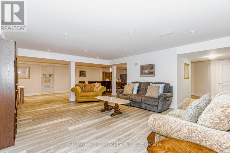 10 FALKLAND ROAD, Brampton (Toronto Gore Rural Estate), Ontario, L6P4C3