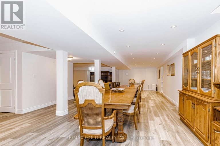 10 FALKLAND ROAD, Brampton (Toronto Gore Rural Estate), Ontario, L6P4C3